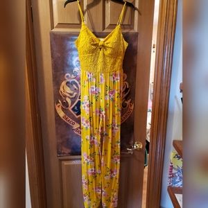 Yellow and floral jumper size medium